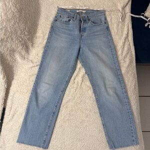 Levi’s Classic Light Blue Straight Leg Jeans sz 25